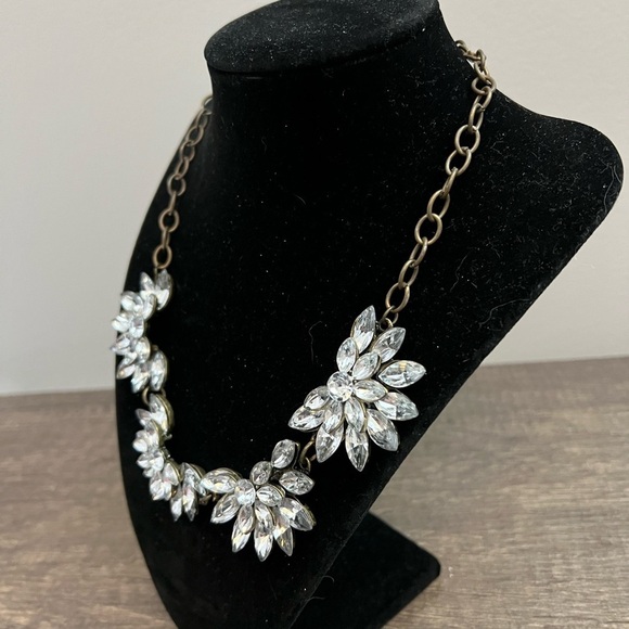 Elegant Crystal Flower Necklace 16” with 3.5” extender. - Picture 2 of 5